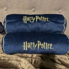 2 Neck roll and 2 cushion