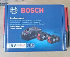 Bosch Professional Starter Set ( 2 x 5Ah Coolpack amp share battery's & 1 x 8amp fast charger