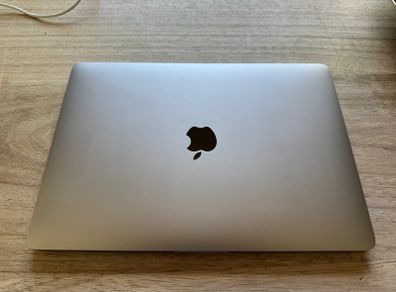 MacBook Pro M1, 14 Inch Display, 16GB RAM, 256GB Storage.