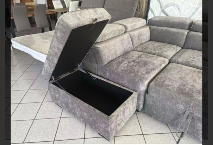 Nice couch/sofa/sofabed