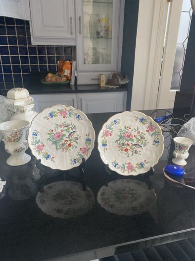 Pair. of aynsley Pembroke  8 inch plates