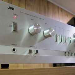 VINTAGE  Hi-Fi from the Japanese Golden era JVC As-5 Stereo integrated Amplifier 1978 aluminum silver faced in Wonderful condition