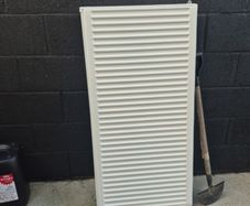 4ft x 2ft white radiator perfect condition