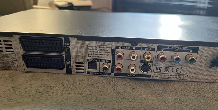 Samsung DVD-R149 DVD Player Recorder (HDMI) + Cable