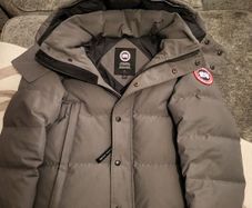 Mens Jackets Canada Goose Wyndham Still New Condition.