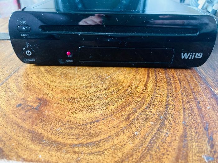 Wii U Console, Controllers & 7 Games