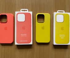 2 Apple iPhone 16 Pro Original MagSafe Silicone Cases