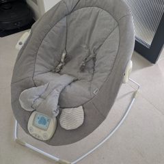 Mama's and Papas Baby bouncer