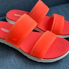 Skechers