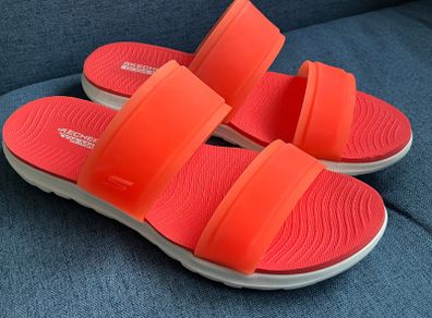 Skechers