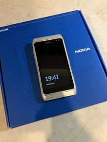 Nokia N8 silver (Sim free unlocked)