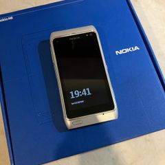 Nokia N8 silver (Sim free unlocked)