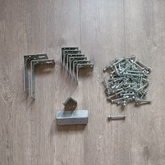 Brackets & Bolts
