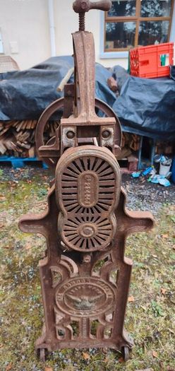 clothe mangle