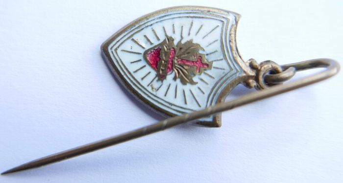 Vintage Irish Collectable Enamel Stick Pin