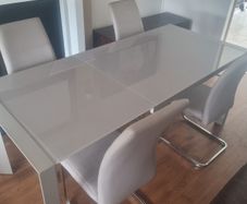 High-gloss Extending Dining Table plus 4 Cantilever chairs