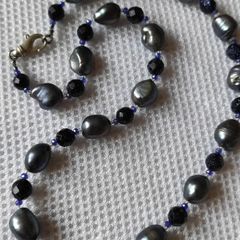 Natural pearls gold stone necklace