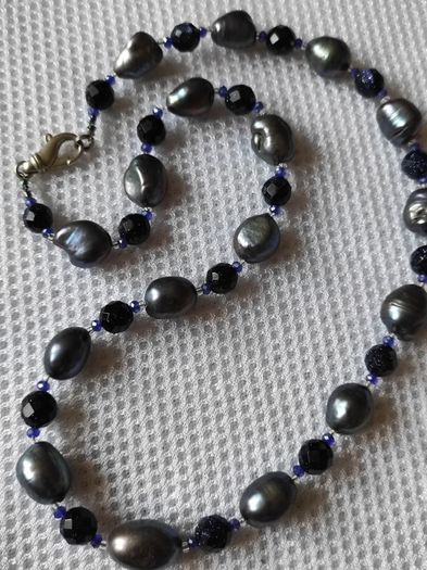 Natural pearls gold stone necklace