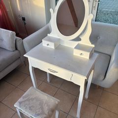 Dressing table