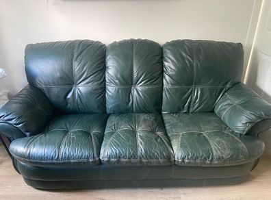 Free to collect - Leather sofa and x2 recliner armchairs