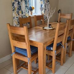 Beautiful Solid Oak Dining Set, Perfect for Family Dinners & Entertaining!