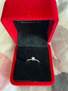 18ct white gold Princess Cut solitaire diamond engagement/dress ring