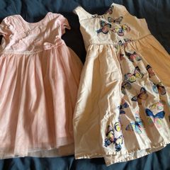 Bundle girl dresses 2-3