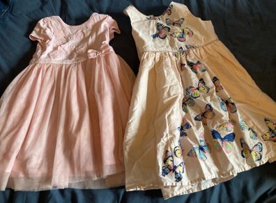 Bundle girl dresses 2-3
