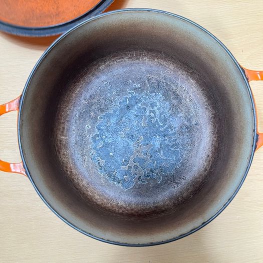 Le Creuset Cast Round Iron Casserole Dutch Pot & Lid 22cm Size D Volcanic Orange