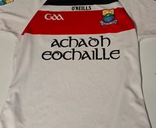 (Tight Fit) Saint Mary's Ahoghill GAA (Antrim) O'Neills Hurling/Gaelic Football Jersey (Adult Small) FREE POST