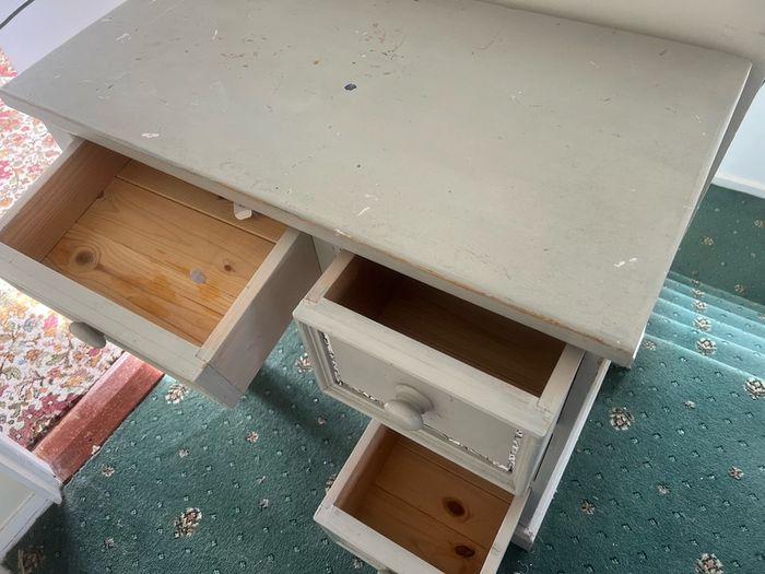 pine dressing table