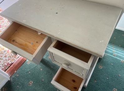 pine dressing table