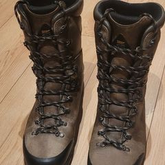 Hunting boots