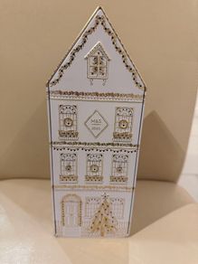 M&S Shortbread Light Up House (empty)