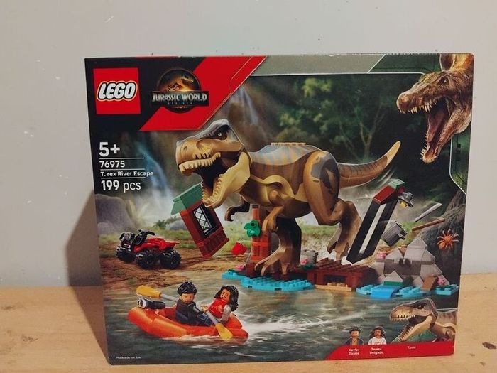 lego 76975 T. rex River Escape