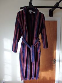 Bathrobe. Size: XL. USED