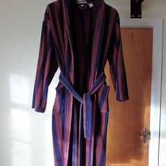 Bathrobe. Size: XL. USED