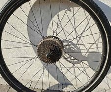 bike back wheel 28 inches