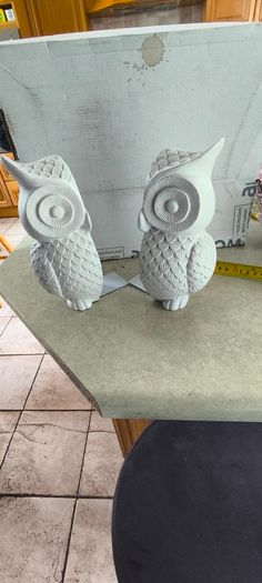 Vintage Owl White Reisn Book Ends