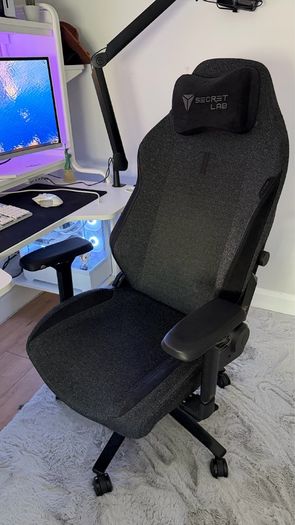 49 OLED RTX 5070ti i9 work/gaming setup