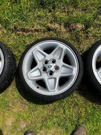 Land Rover Mondials