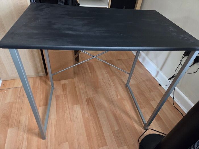 Desk - ideal for WFH or studying