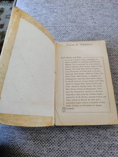 Irish Stories and Tales 1961 in used condition 32 stories and tales FREE STANDARD POSTAGE INCLUDED