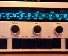 Iconic Vintage Leak 2000 Hifi Stereo Amplifier Receiver from the golden era 1970s STUNNING condition Soild teak wood