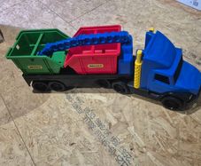Truck toy Wader