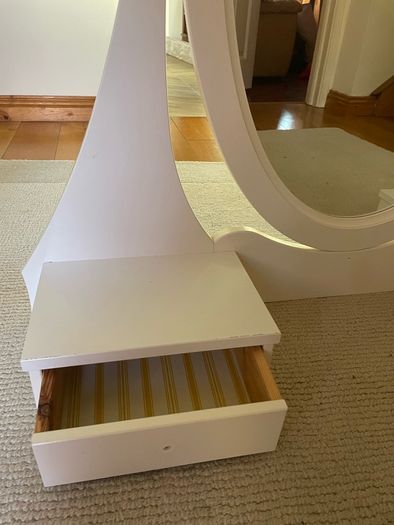 Hemnes Dresser Drawers with Oval Mirror
