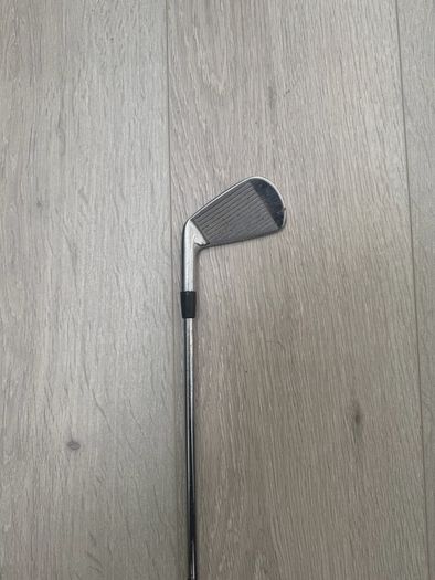 4 Iron (Titleist)