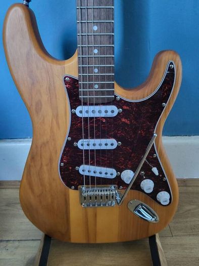 Harley Benton strat