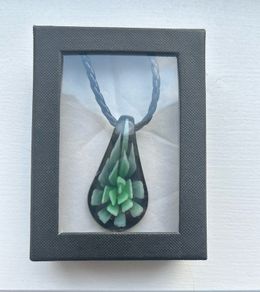 Green floral pendant