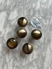 5x Antique Brass Style Knobs
